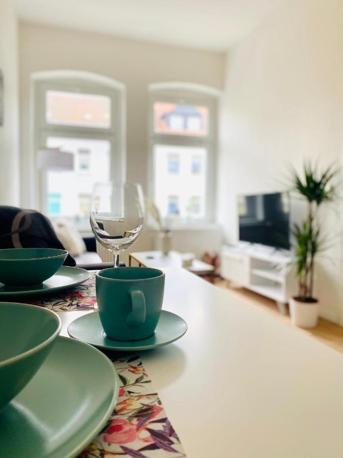 Stilvolles Apartment In Zentraler Lage - Smart-Tv, Queensize-Bett, Altbaustil, Kueche In City-Naehe Erfurt Esterno foto