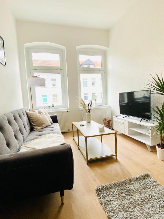 Stilvolles Apartment In Zentraler Lage - Smart-Tv, Queensize-Bett, Altbaustil, Kueche In City-Naehe Erfurt Esterno foto