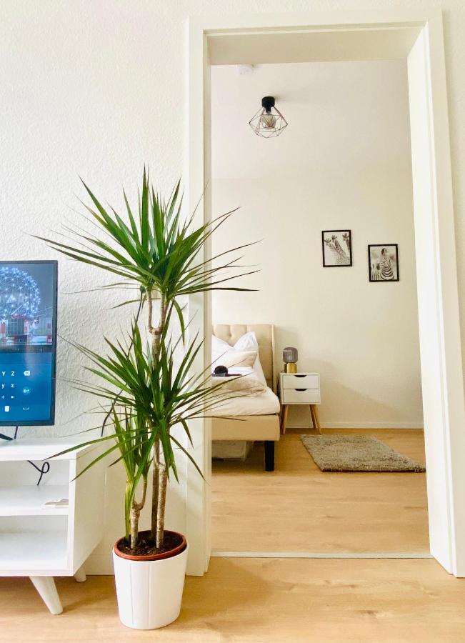 Stilvolles Apartment In Zentraler Lage - Smart-Tv, Queensize-Bett, Altbaustil, Kueche In City-Naehe Erfurt Esterno foto